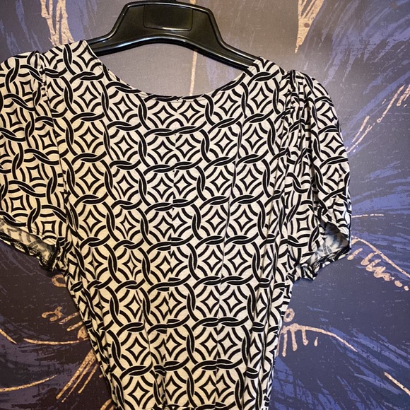 BCBG Maxazria wrap dress. Excellent condition - Picture 5 of 9